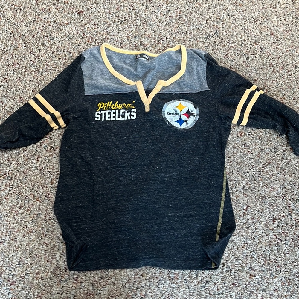 Womens Pittsburg Steelers top